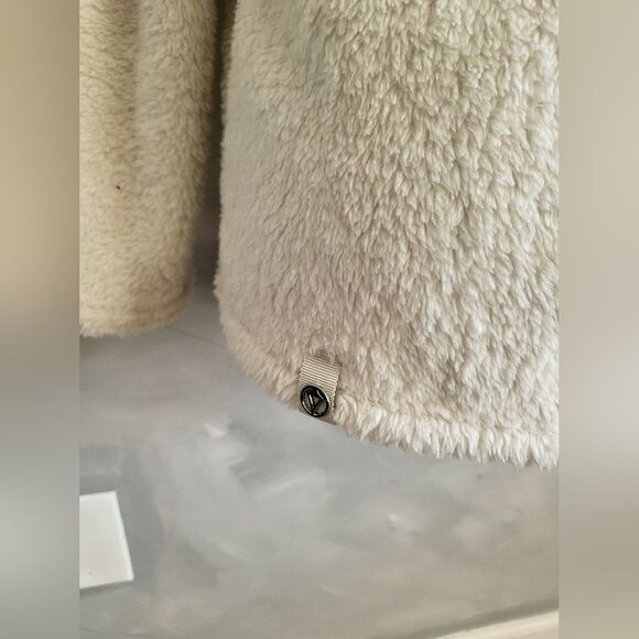 Lululemon Ivivva Sherpa Fleece Jacket Sweater Sz 10 Cream Fuzzy Teddy 2 Snap - Picture 7 of 10